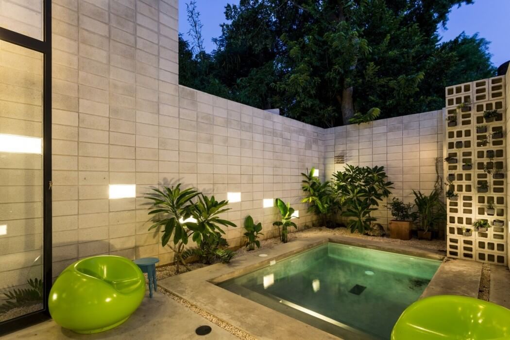 architecture_two-story_glass_wall_in_mexico_design_studia_interiors_osnovadesign_osnova_poltava_08